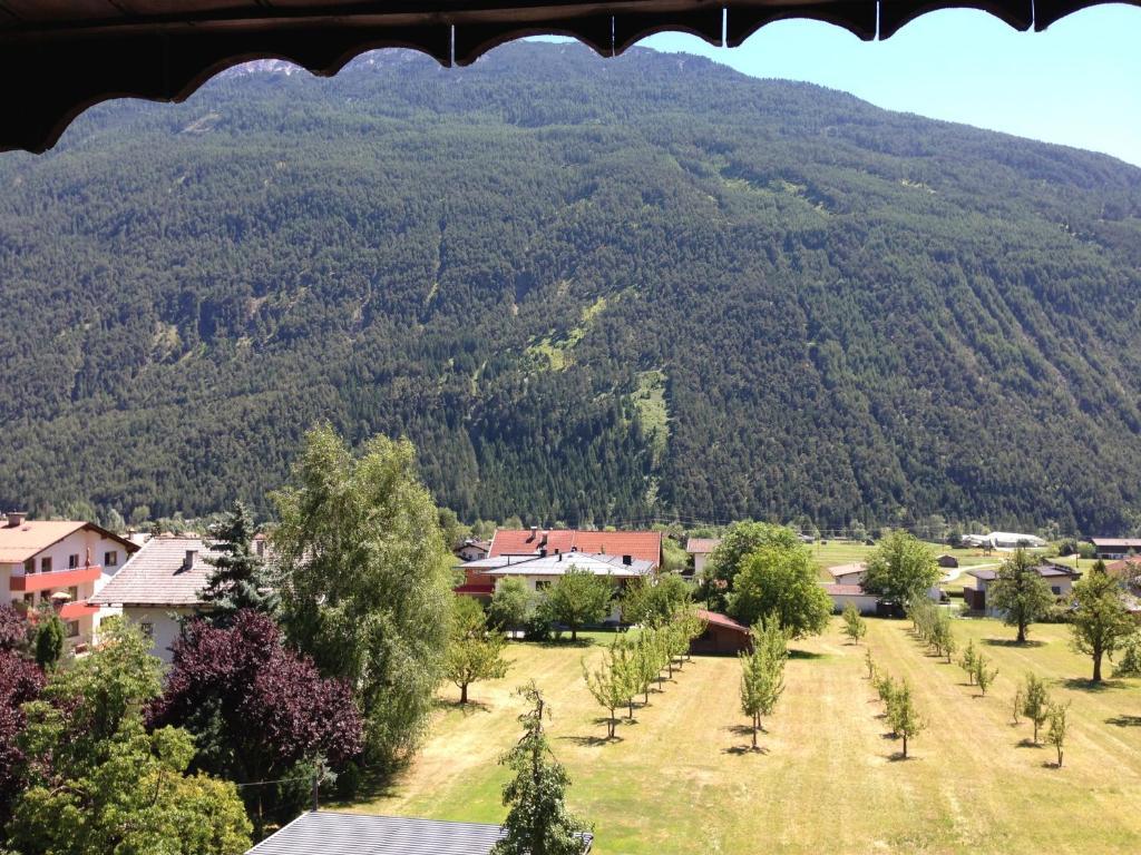 Gasthaus Sonne Tarrenz Szoba fotó